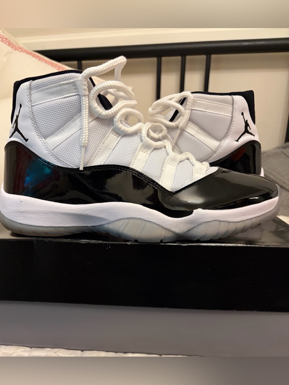Jordan 11 Concord Retro Size 10 excellent condition